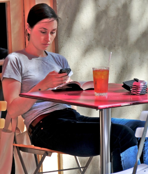 Tweeting On Smartphones Tweeting On Smartphones